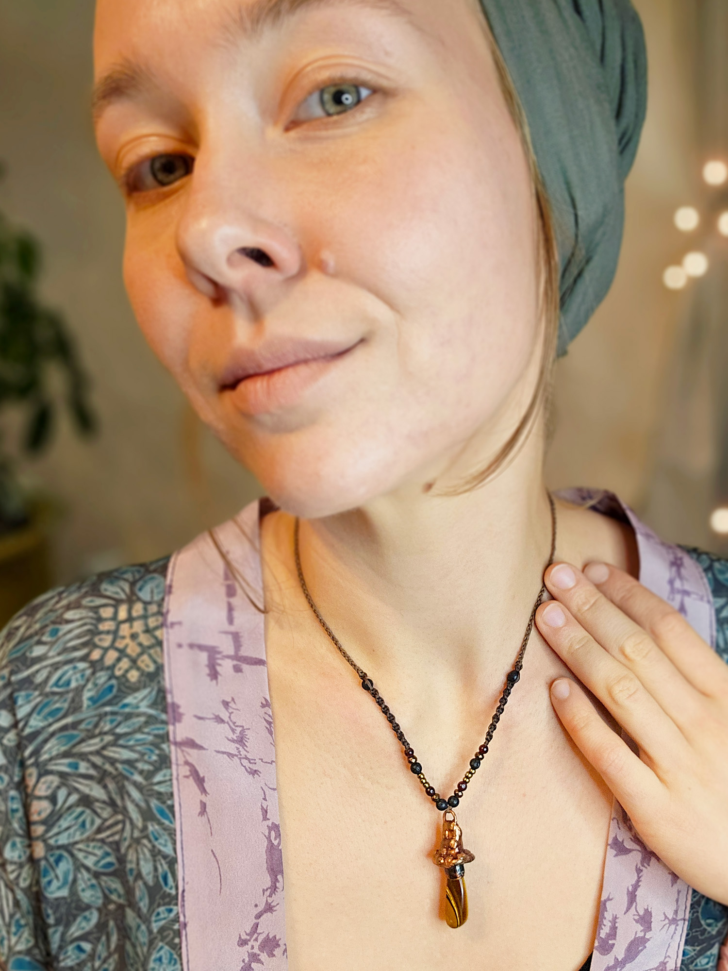 Naszyjnik miedziany - grzybek z tygrysim okiem - obrazek 3