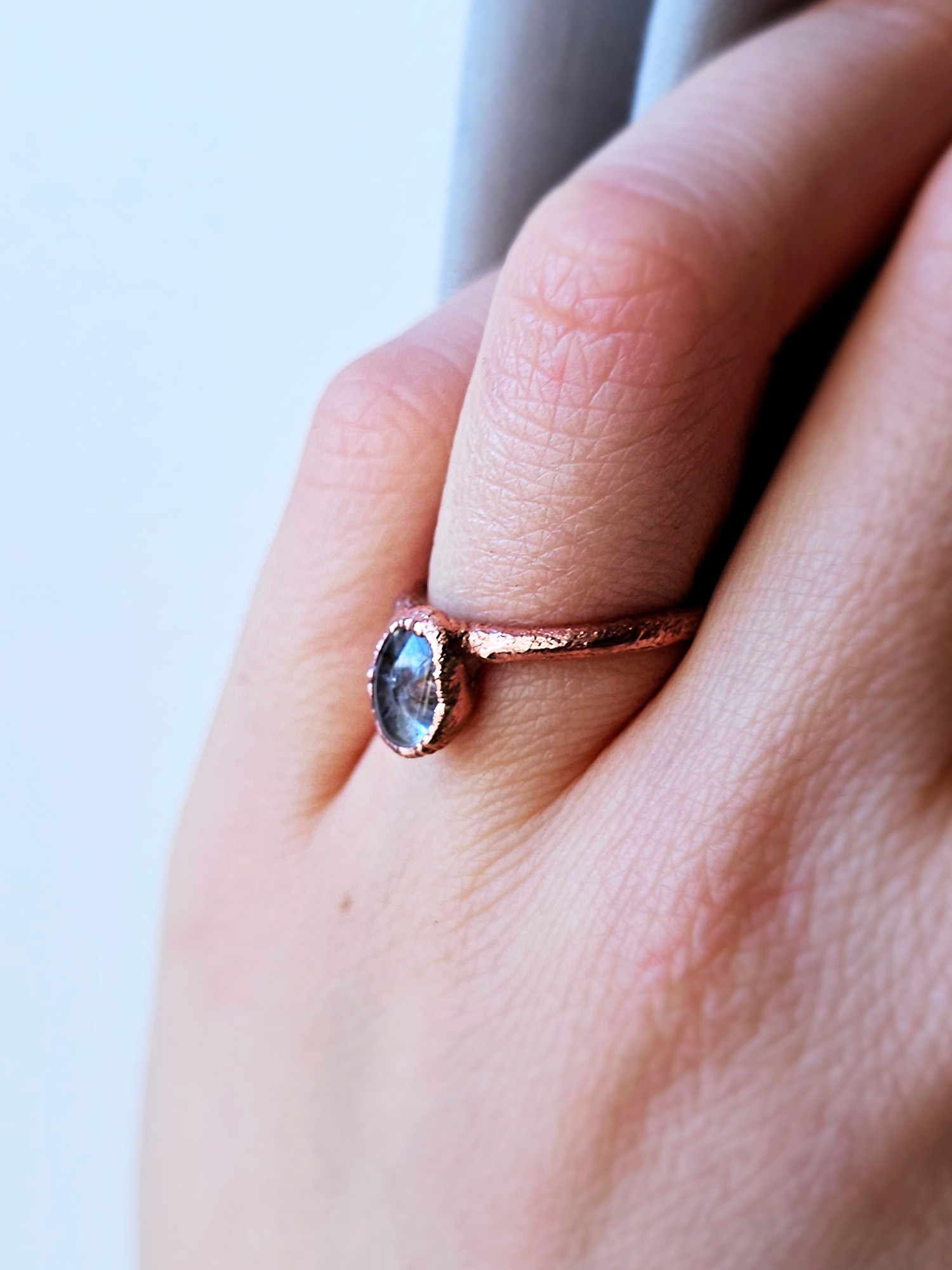 Miedziany pierścionek - topaz, rozm. 10 - obrazek 2
