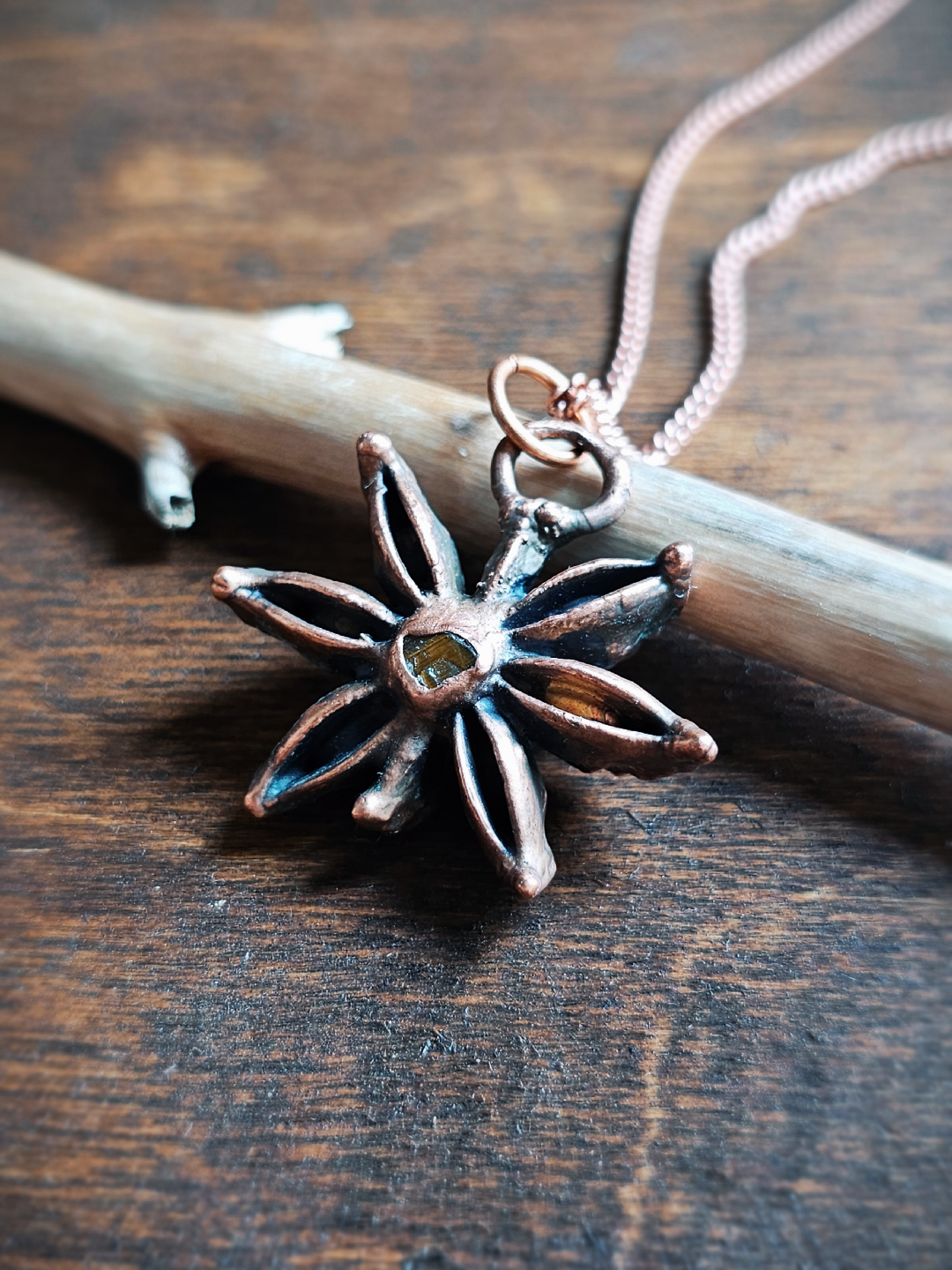 Gwiazdka anyżu - miedziany naszyjnik z tygrysim okiem