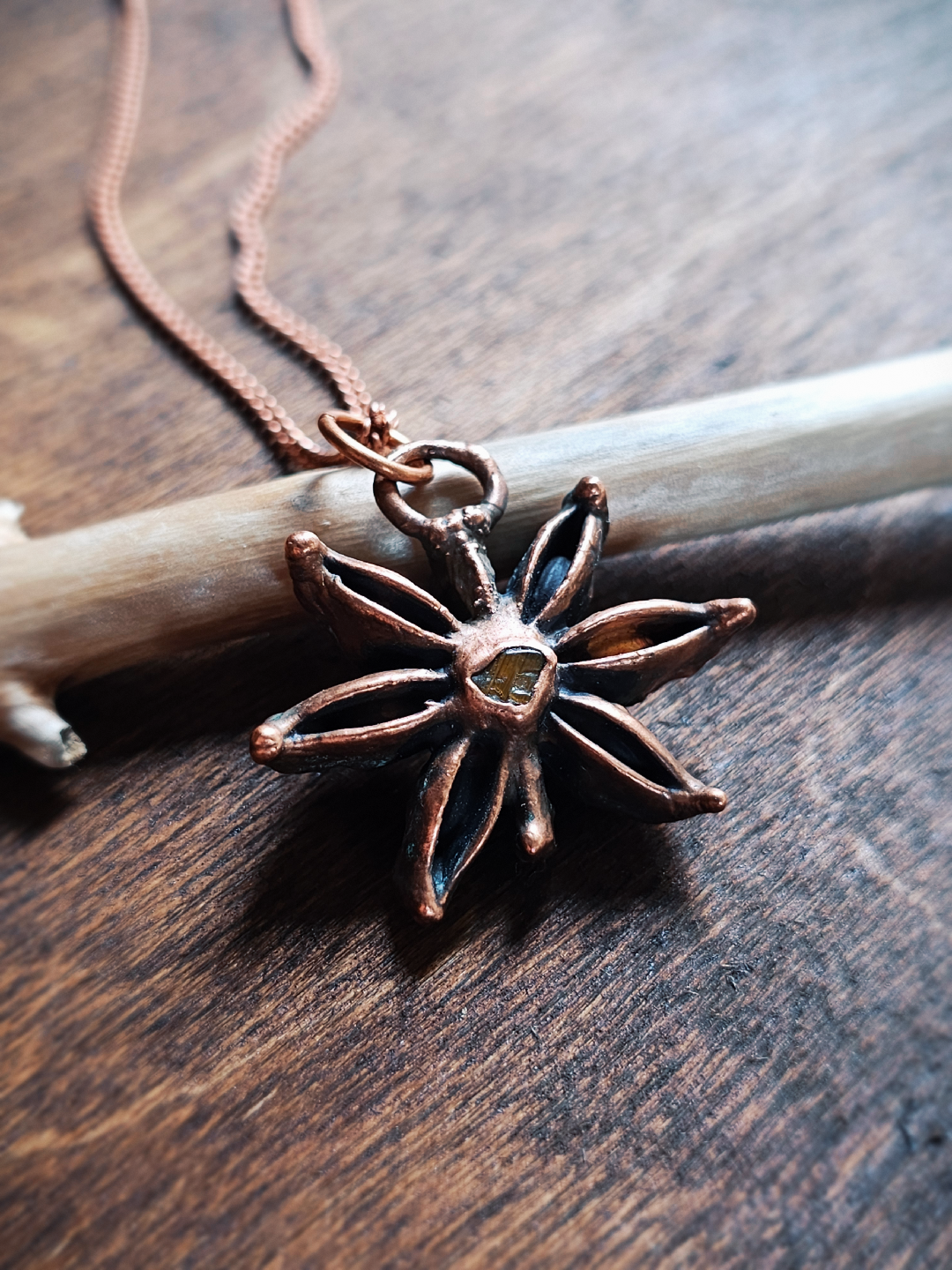 Gwiazdka anyżu - miedziany naszyjnik z tygrysim okiem - obrazek 3