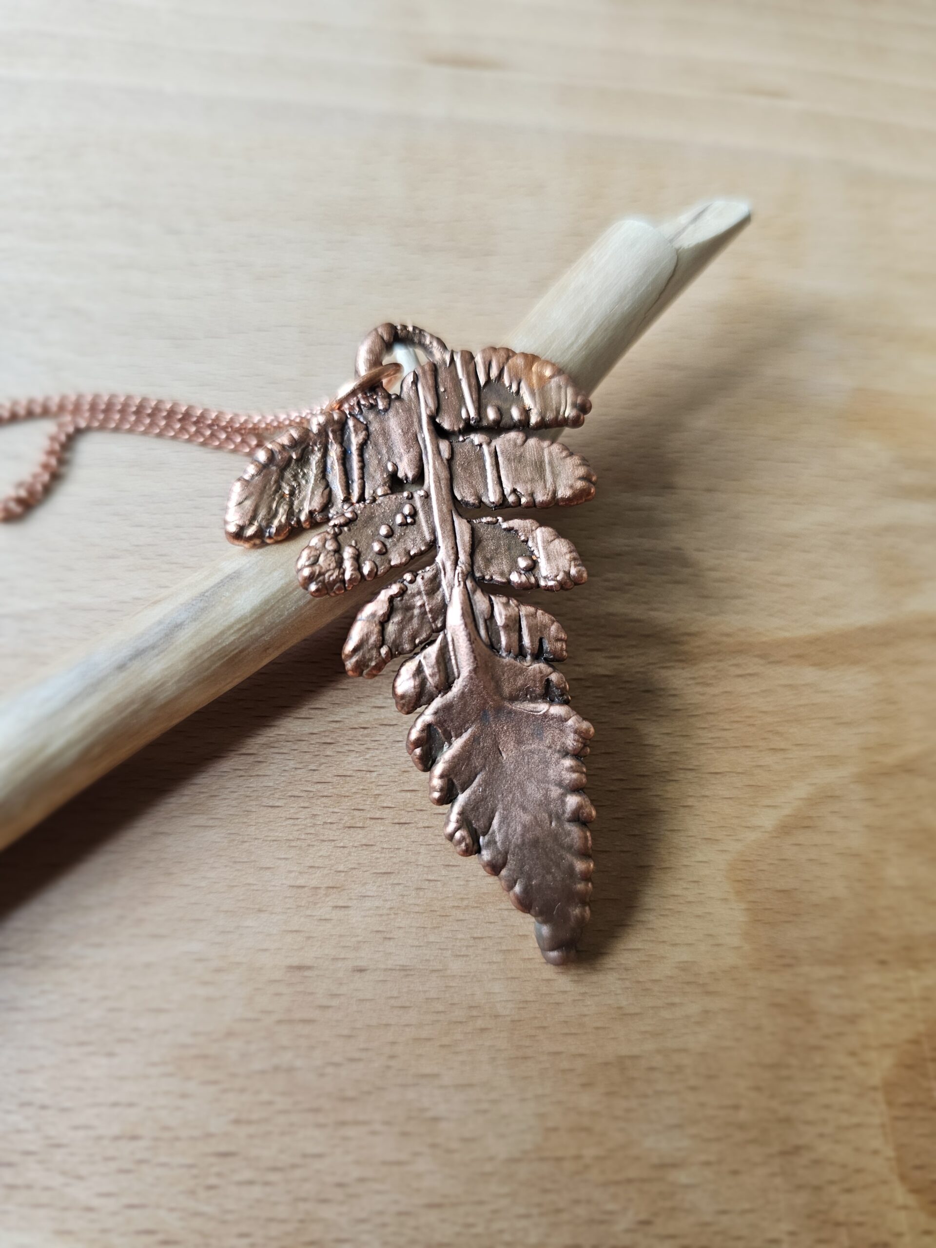 Liść paproci - miedziany naszyjnik - obrazek 3