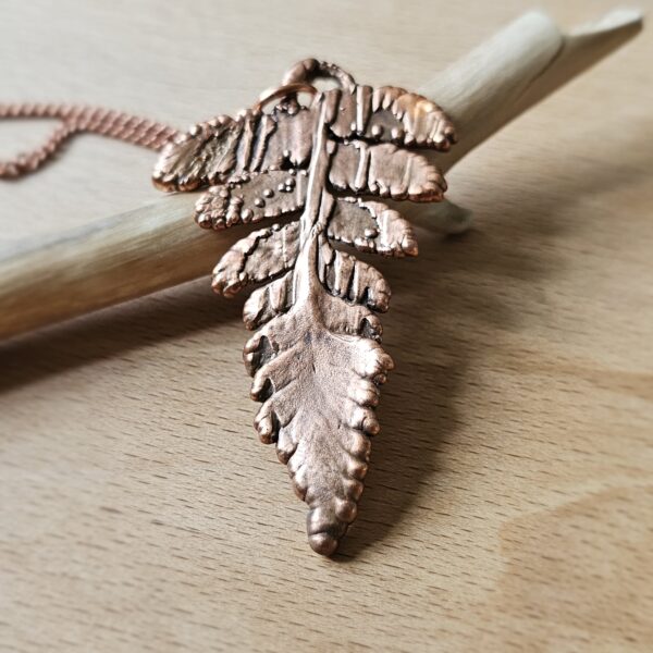 Liść paproci - miedziany naszyjnik