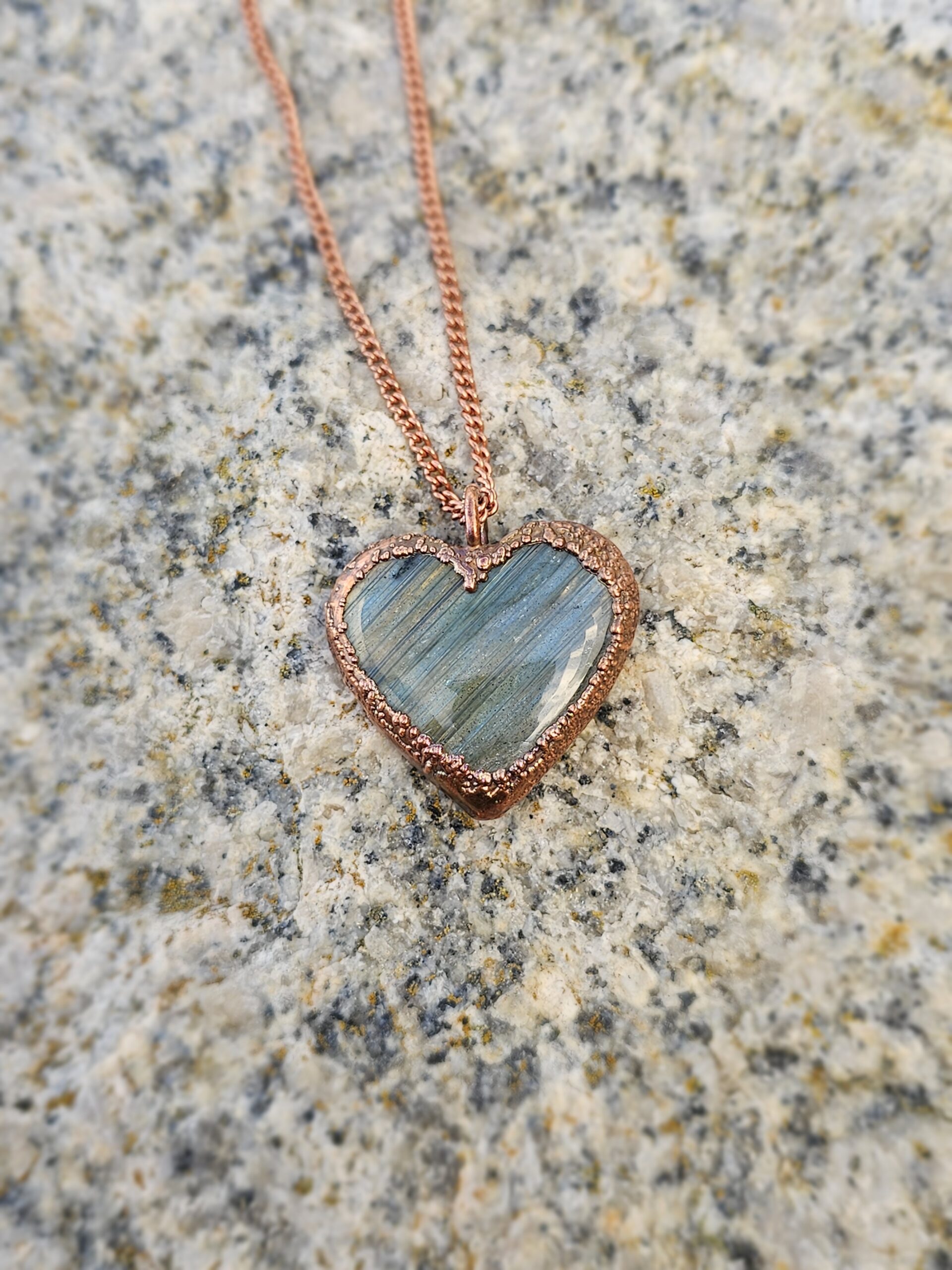 Naszyjnik miedziany - labradorytowe serce - obrazek 3