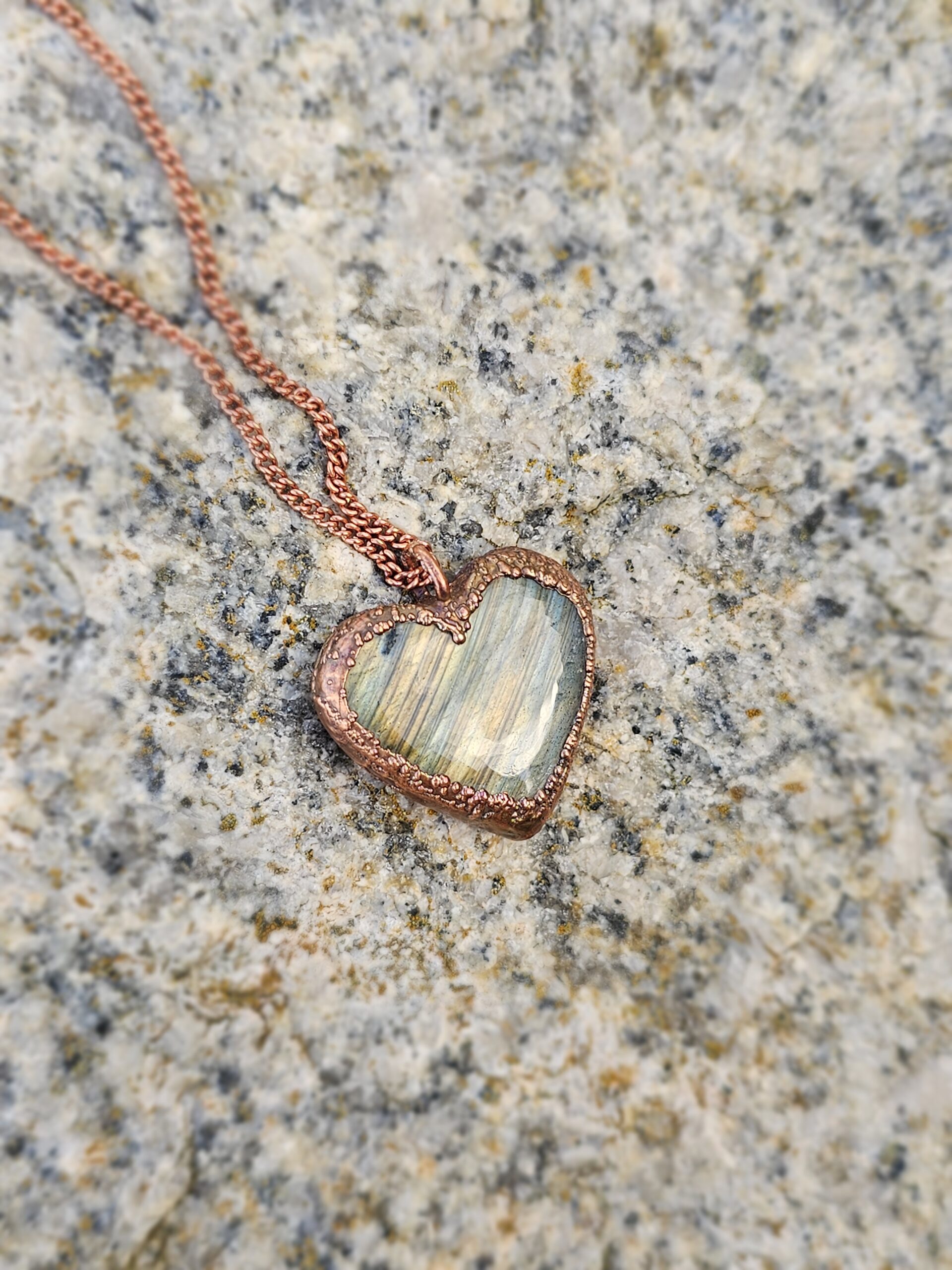 Naszyjnik miedziany - labradorytowe serce - obrazek 2