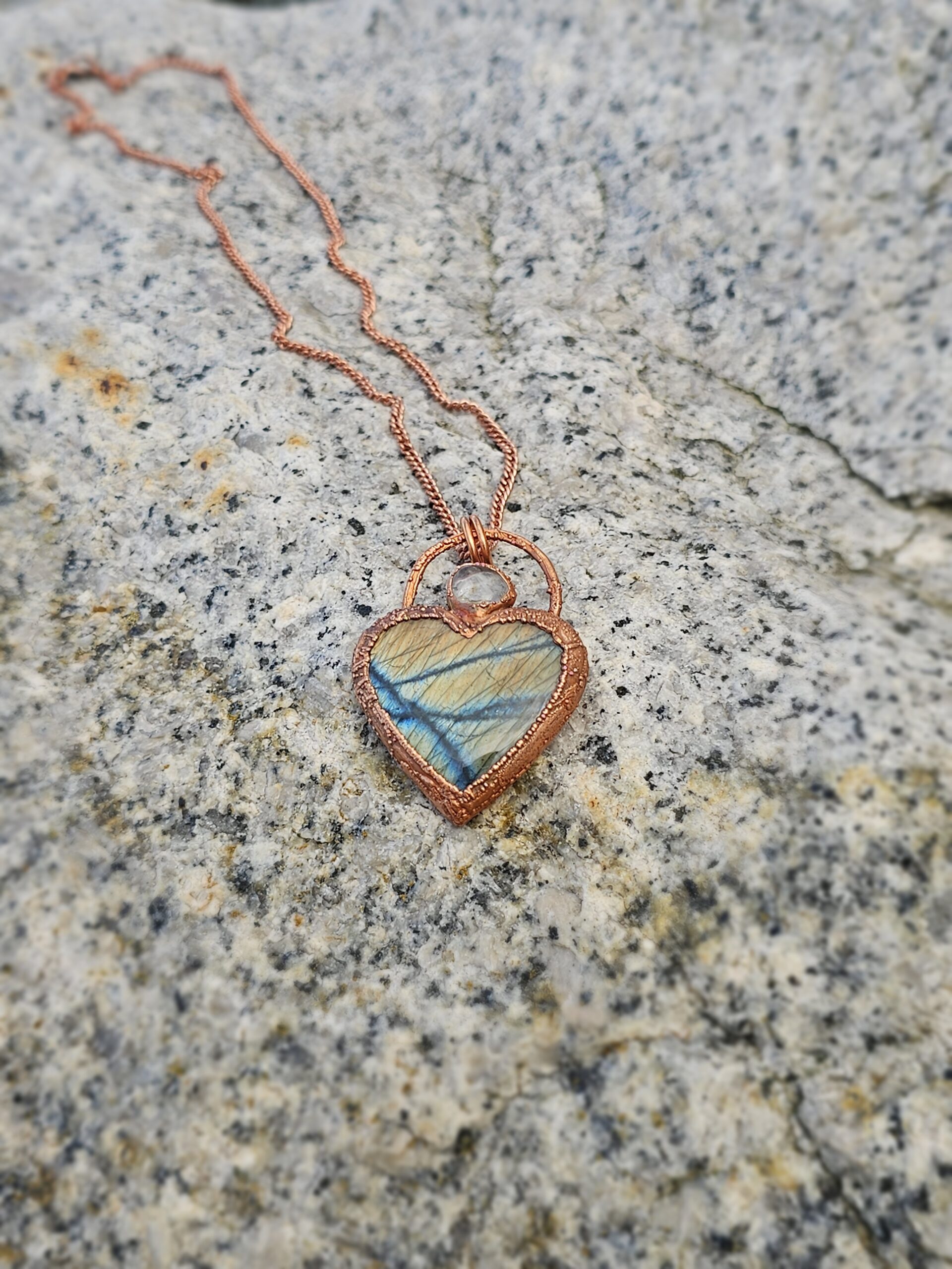 Naszyjnik miedziany - labradorytowe serce z topazem - obrazek 5
