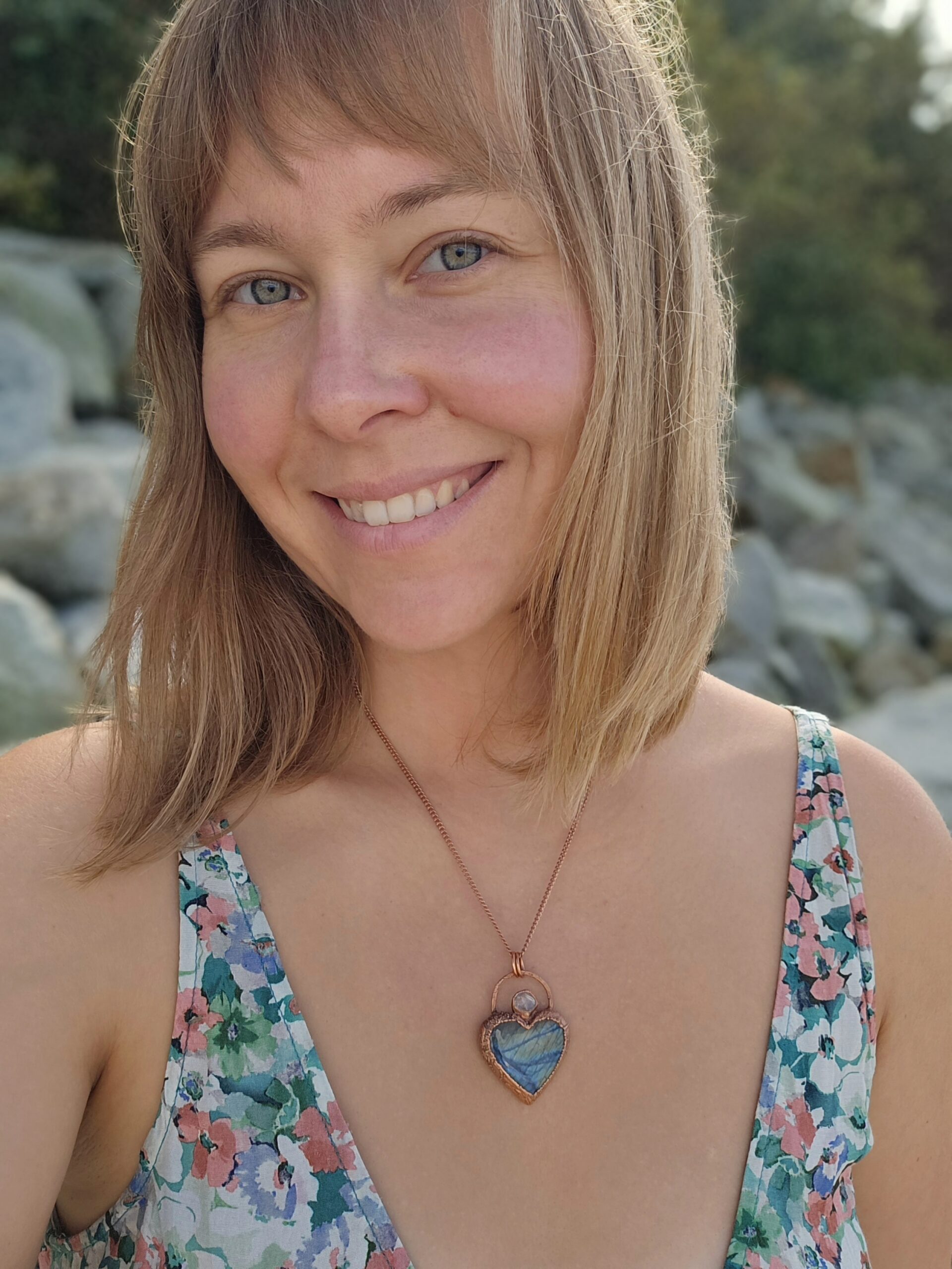 Naszyjnik miedziany - labradorytowe serce z topazem