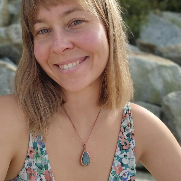 Naszyjnik miedziany - labradorytowa kropla zieleni