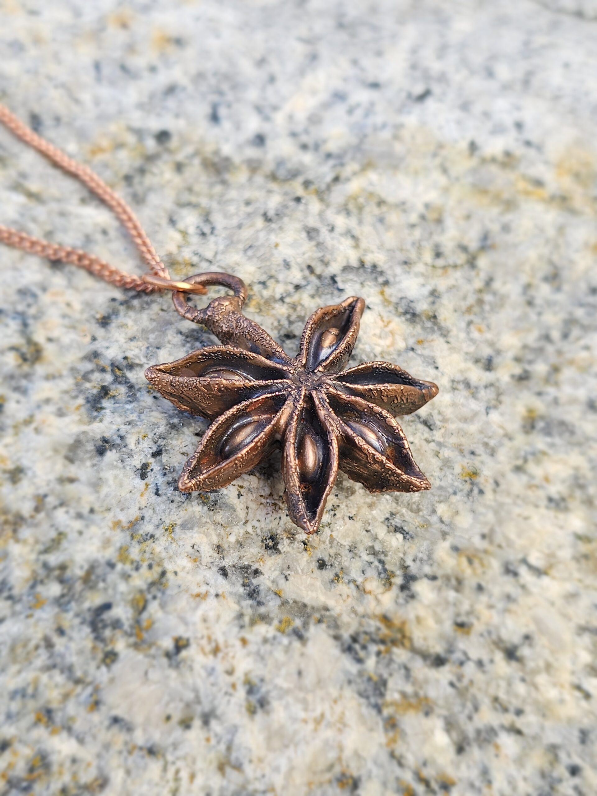 Gwiazdka anyżu - miedziany naszyjnik