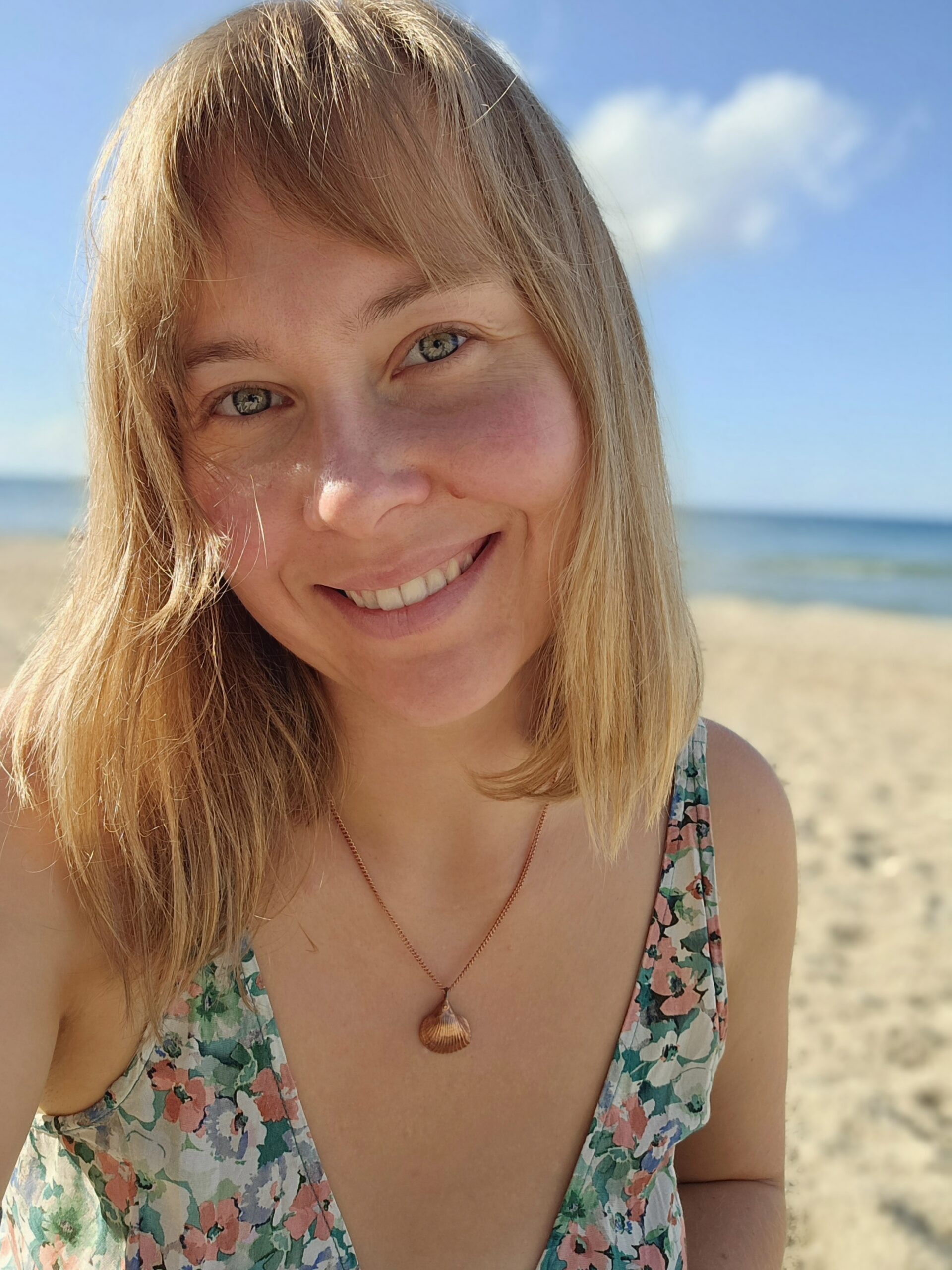 Naszyjnik z muszelką pokrytą miedzią