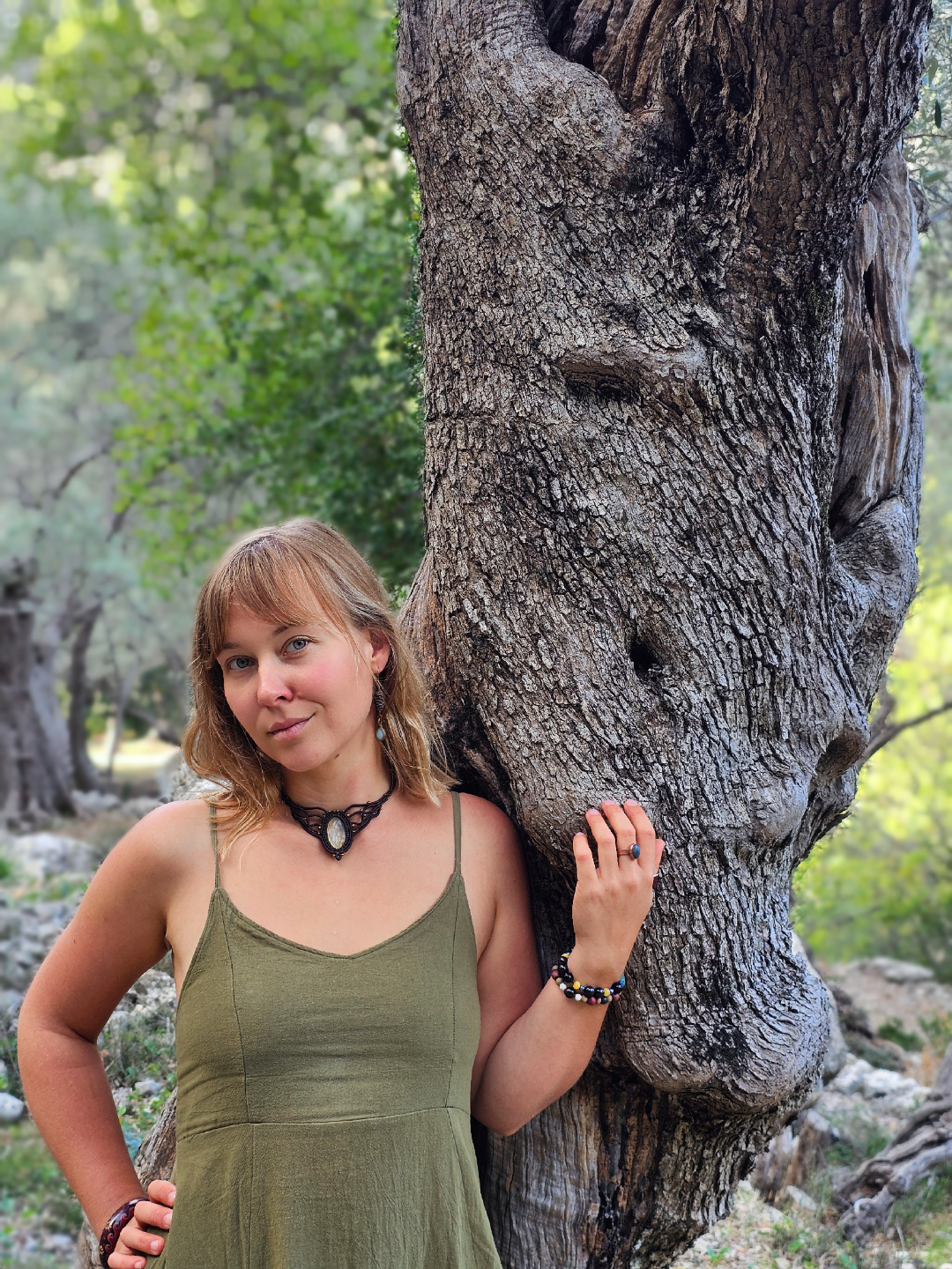 Kolia z Serii "Oliwnej" ze złotym labradorytem - micromacrama - obrazek 4