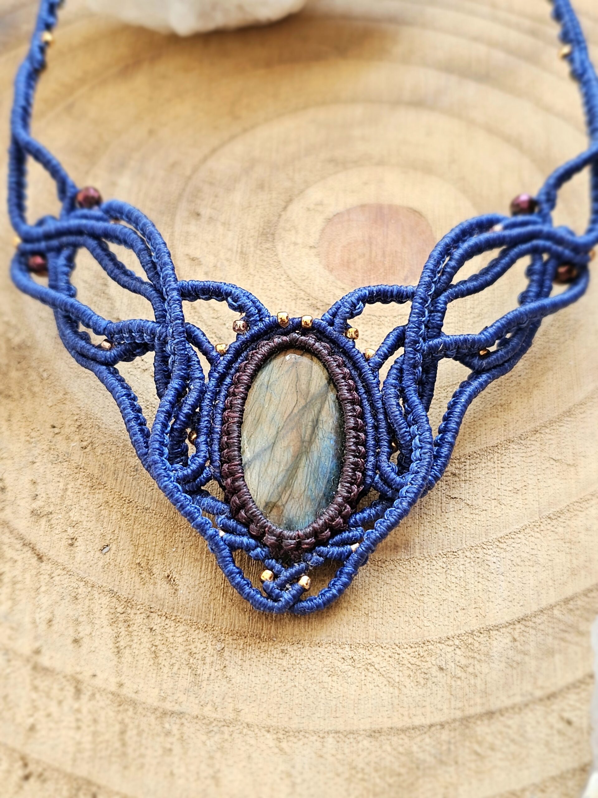 Kolia "Z Nurtem" z labradorytem - micromacrama - obrazek 6