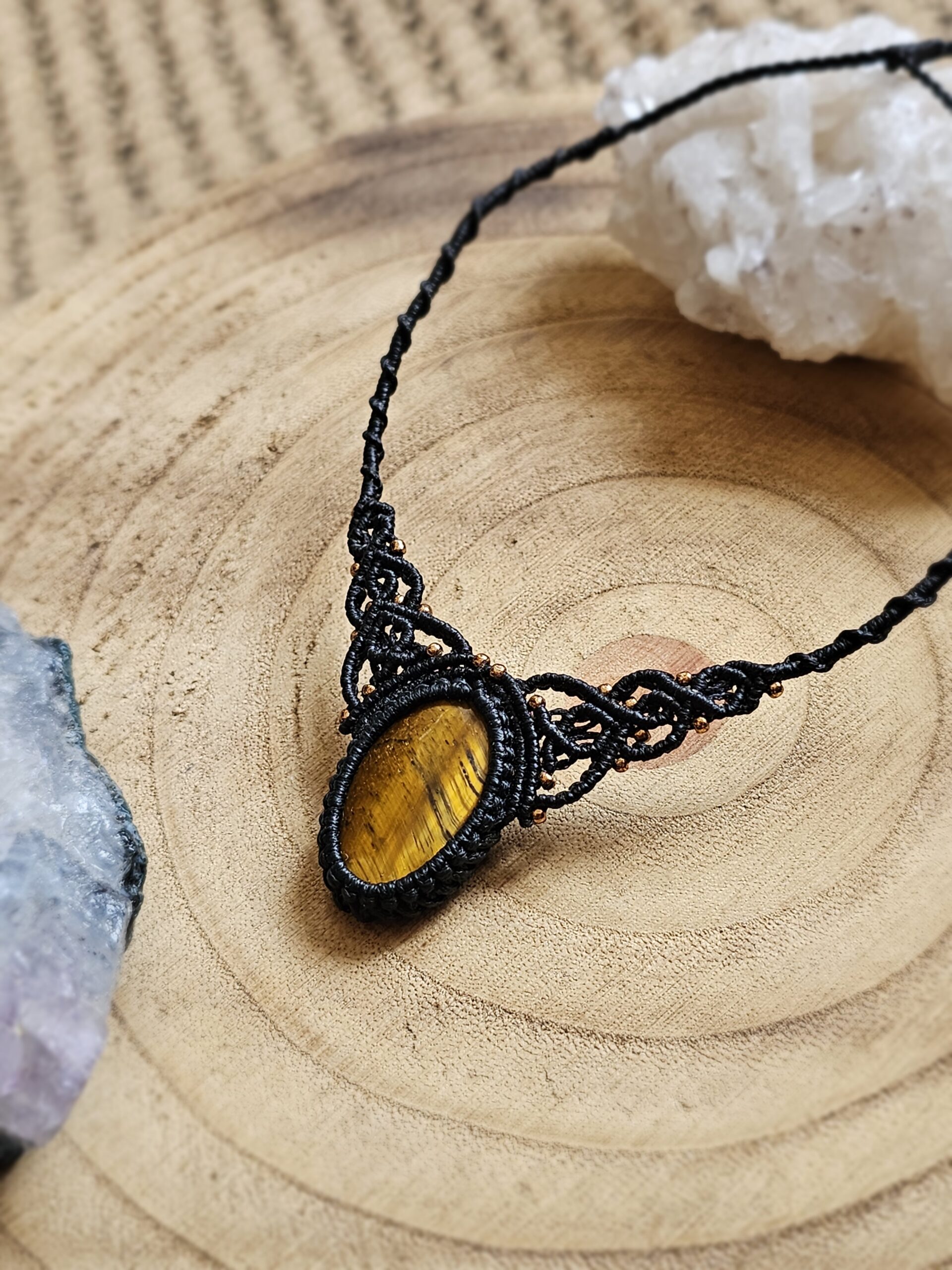 Kolia "Spojrzenie" z tygrysim okiem - micromacrama - obrazek 4