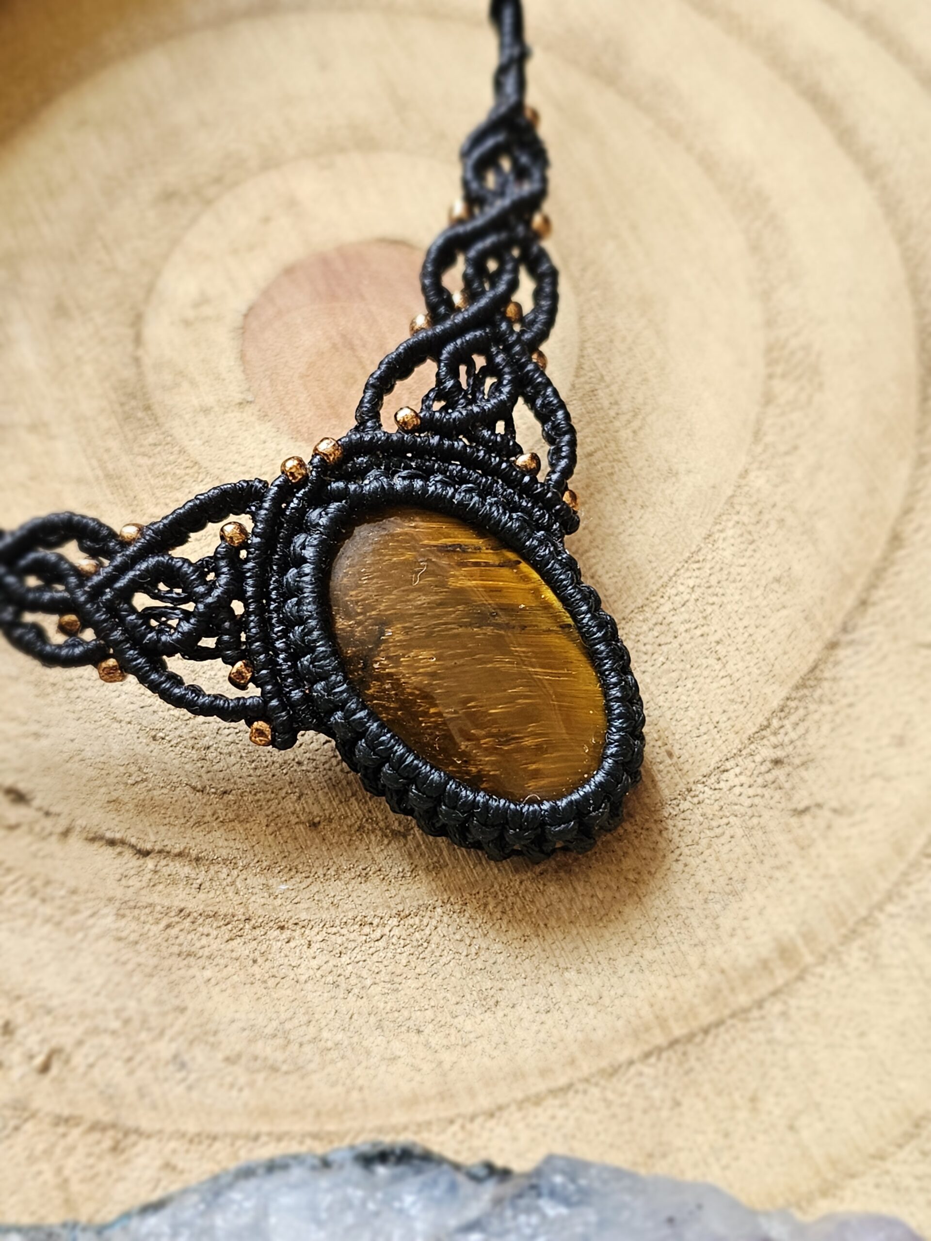 Kolia "Spojrzenie" z tygrysim okiem - micromacrama - obrazek 6