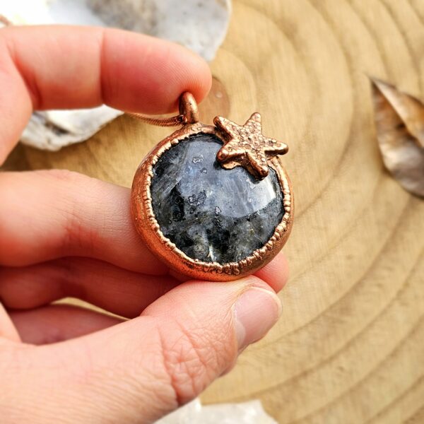 Naszyjnik miedziany - Larwikit z Gwiazdką