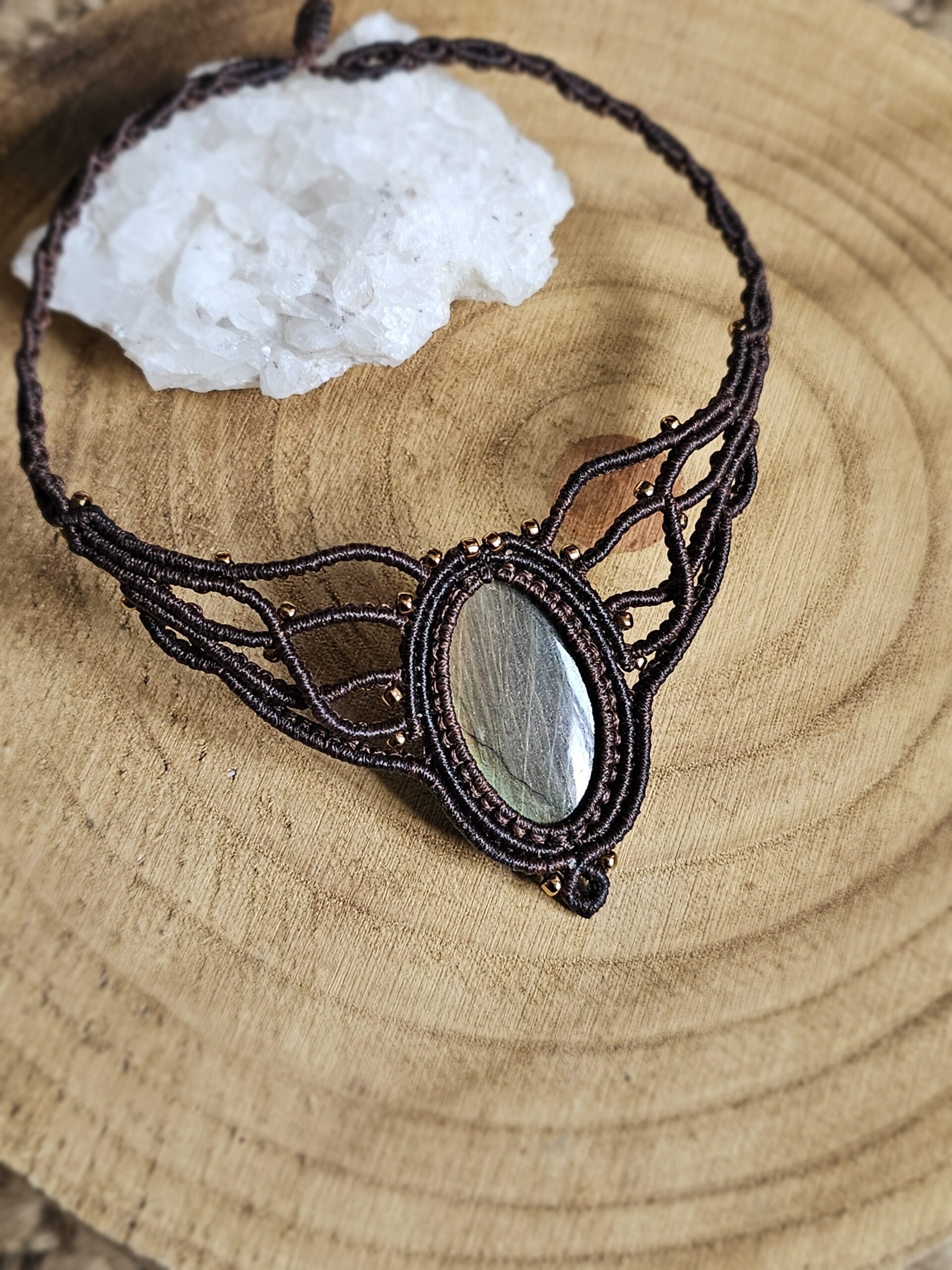 Kolia z Serii "Oliwnej" ze złotym labradorytem - micromacrama - obrazek 8