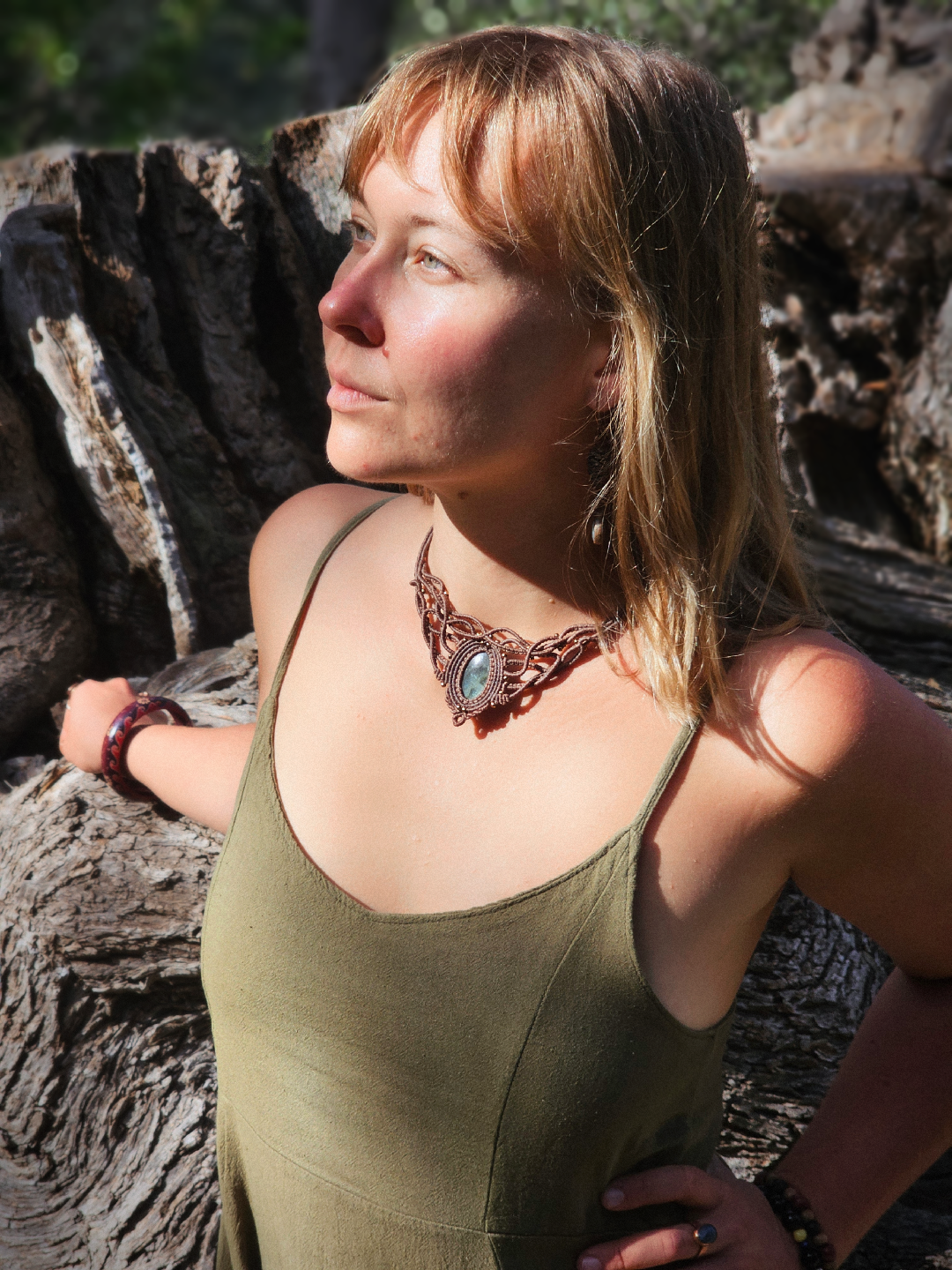 Kolia z Serii "Oliwnej" z labradorytem - micromacrama - obrazek 4