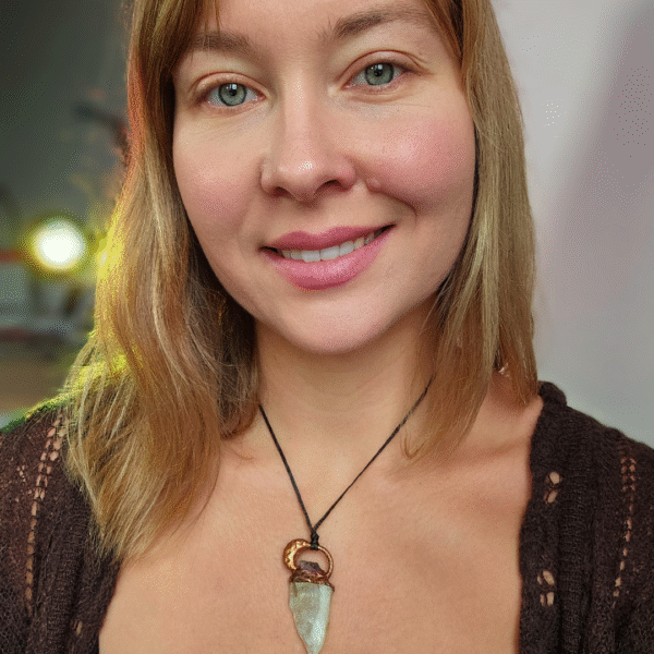 Naszyjnik miedziany "Spokój nocy" na sznurku regulowanym