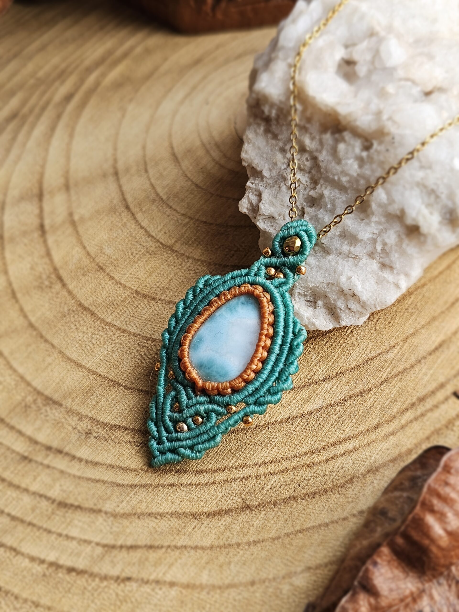 Wisior "Amazonit" - pleciony na łańcuszku - obrazek 4