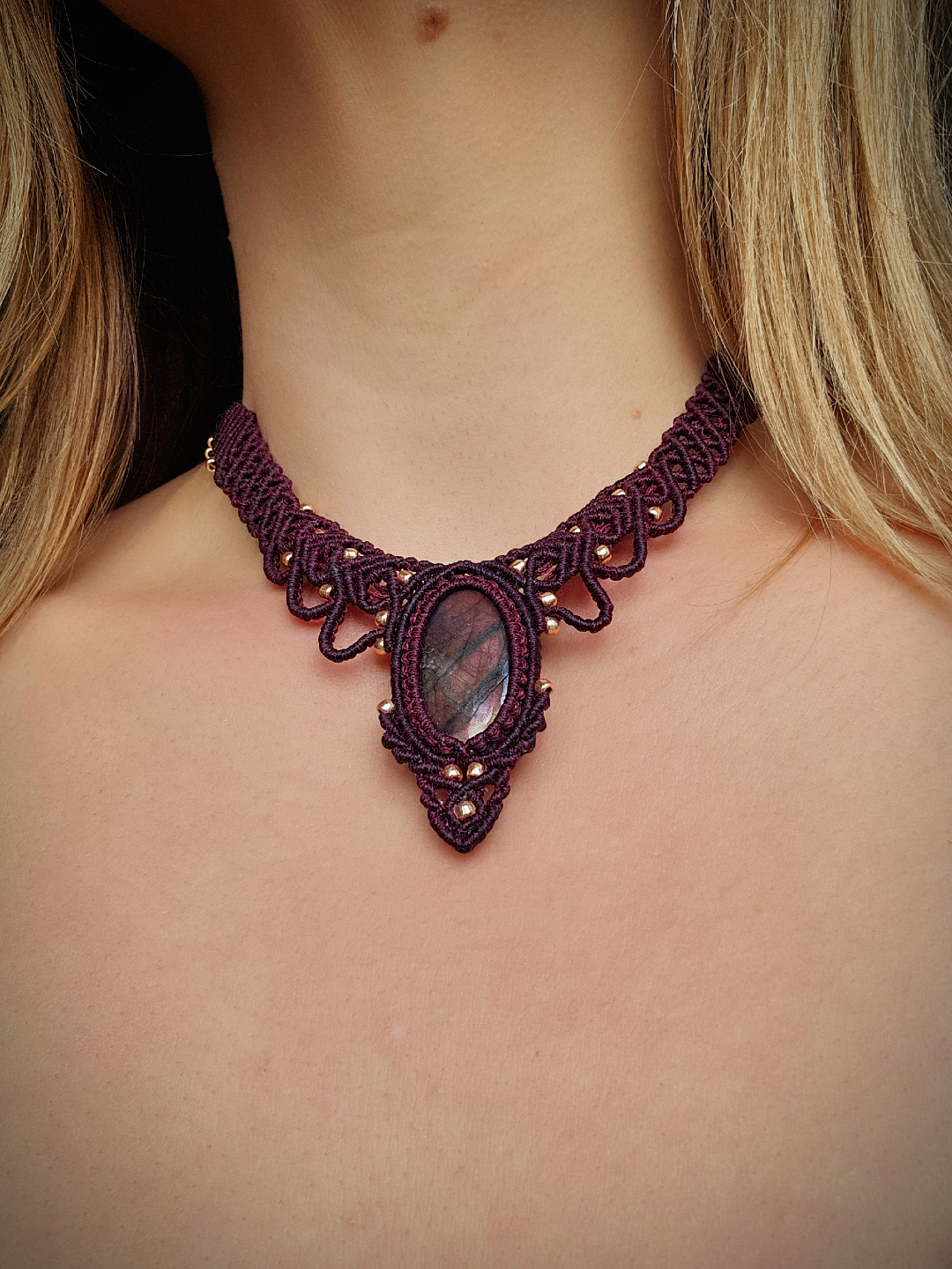 Kolia "Queen" z fioletowym labradorytem - micromacrama - obrazek 6