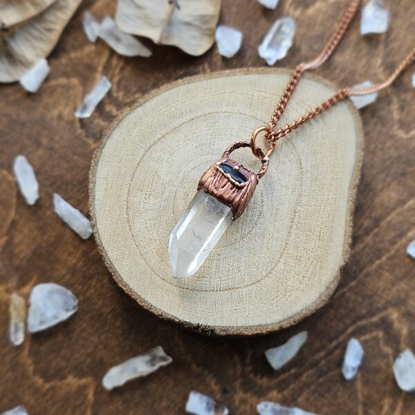 Naszyjnik miedziany - ochronny kryształek w miedzi z turmalinem