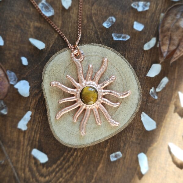 Naszyjnik miedziany - "Promienne słońce" z tygrysim okiem