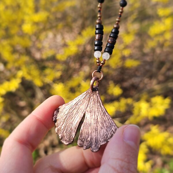 Miedziany Liść Milorzębu- "Mądrość Ciszy" z koralikami