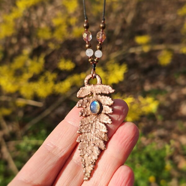 Miedziany Liść Paproci- "Tajemnica Lasu" z labradorytem