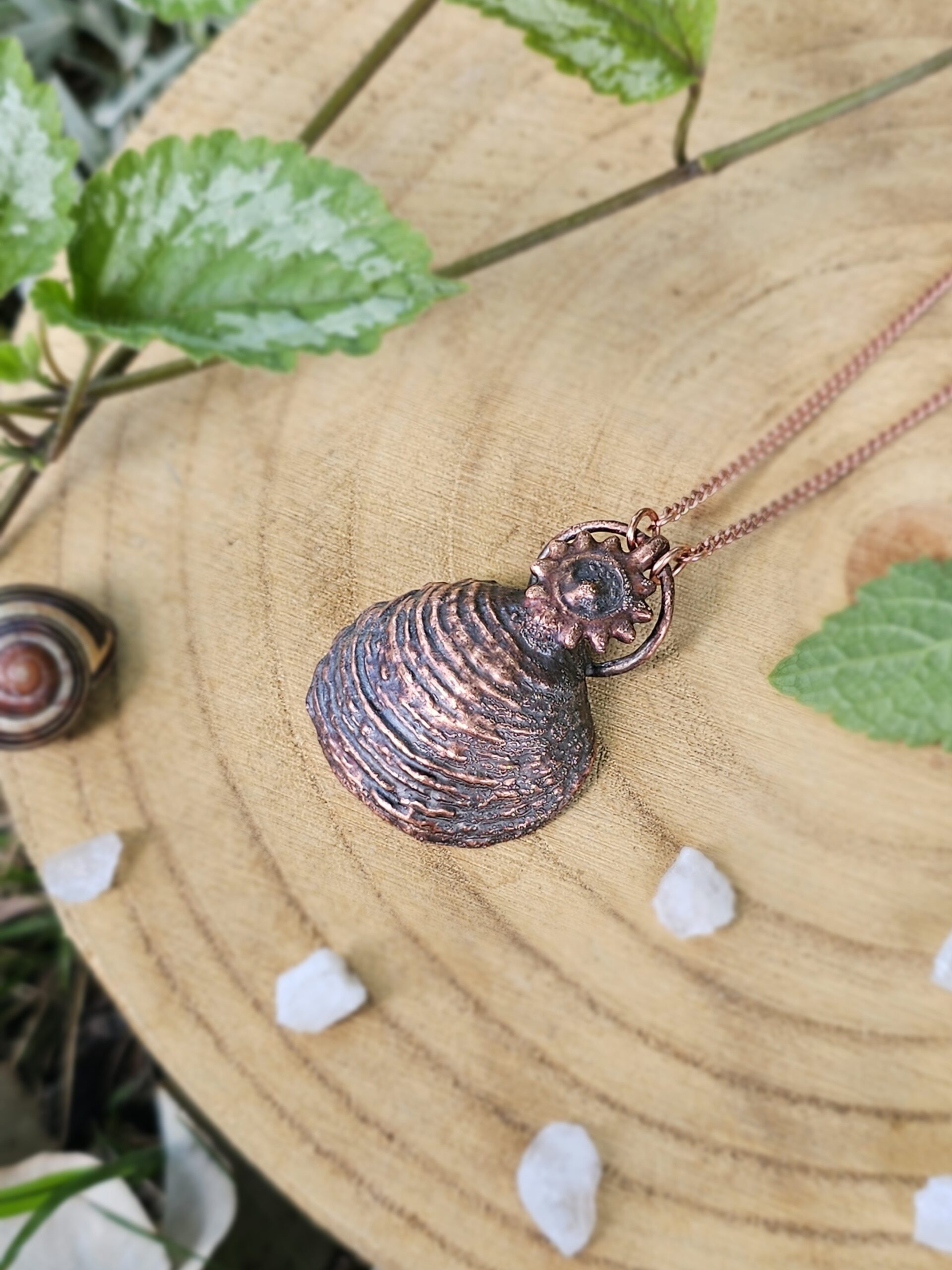 Letni Amulet ze Słoneczną Muszlą - miedziany - obrazek 6