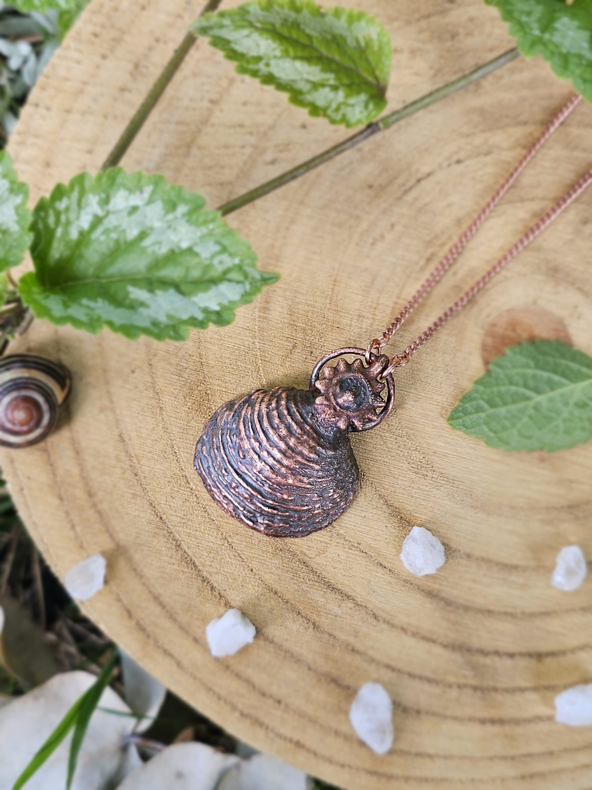 Letni Amulet ze Słoneczną Muszlą - miedziany - obrazek 4