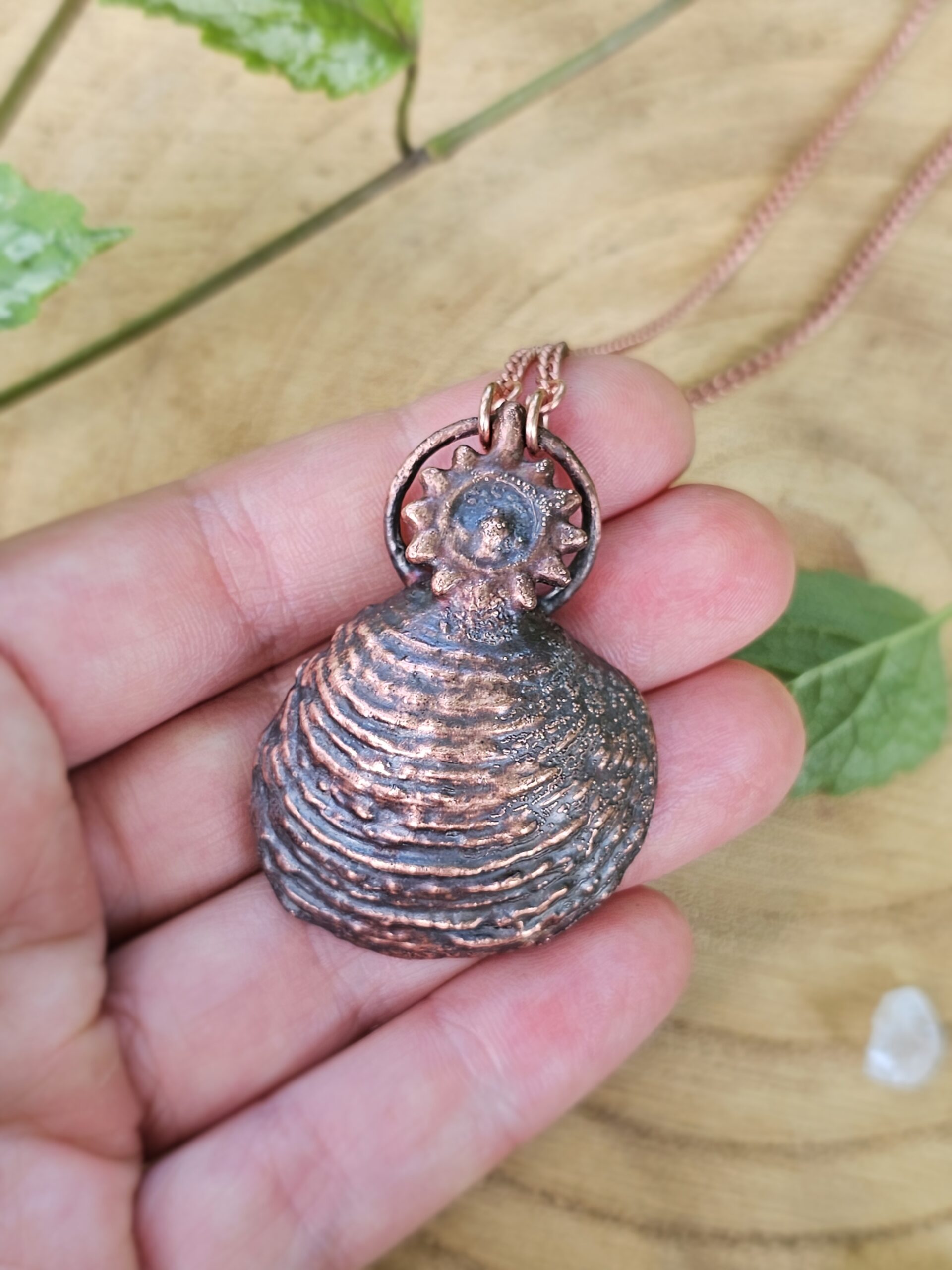Letni Amulet ze Słoneczną Muszlą - miedziany - obrazek 3